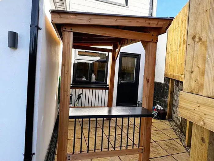 free-stranding-Pergola-with-roof