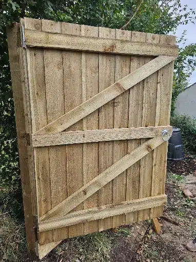 Commercial gate